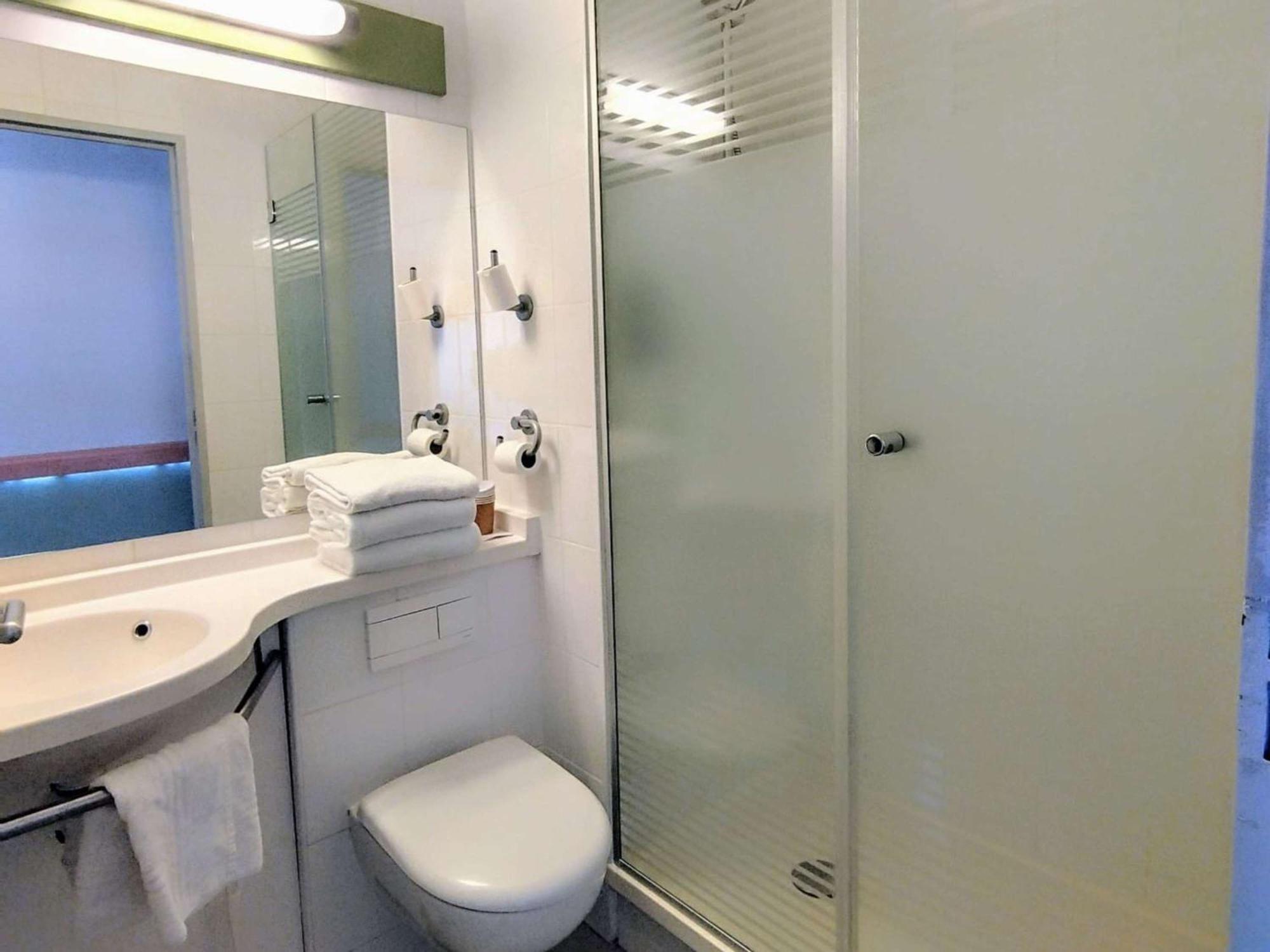 Ibis Budget Toulon Centre Exterior foto