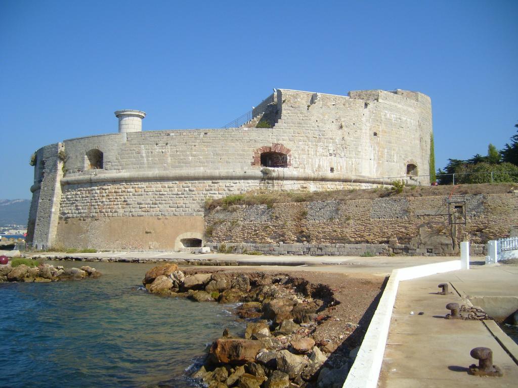 Ibis Budget Toulon Centre Exterior foto